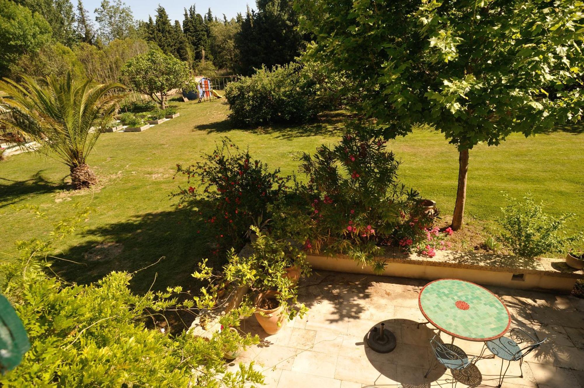 Chambres D'Hotes Domaine Des Machottes Grans 외부 사진