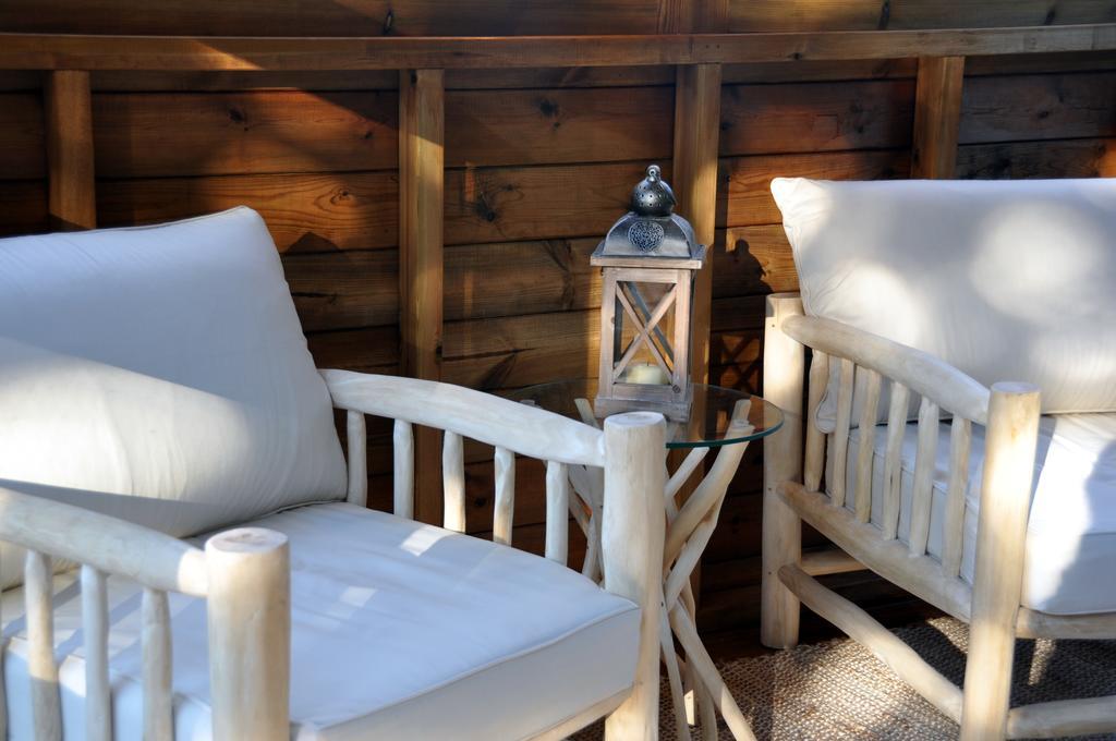Chambres D'Hotes Domaine Des Machottes Grans 외부 사진