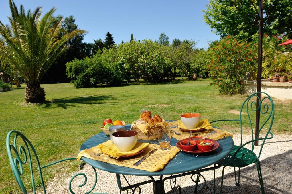 Chambres D'Hotes Domaine Des Machottes Grans 객실 사진
