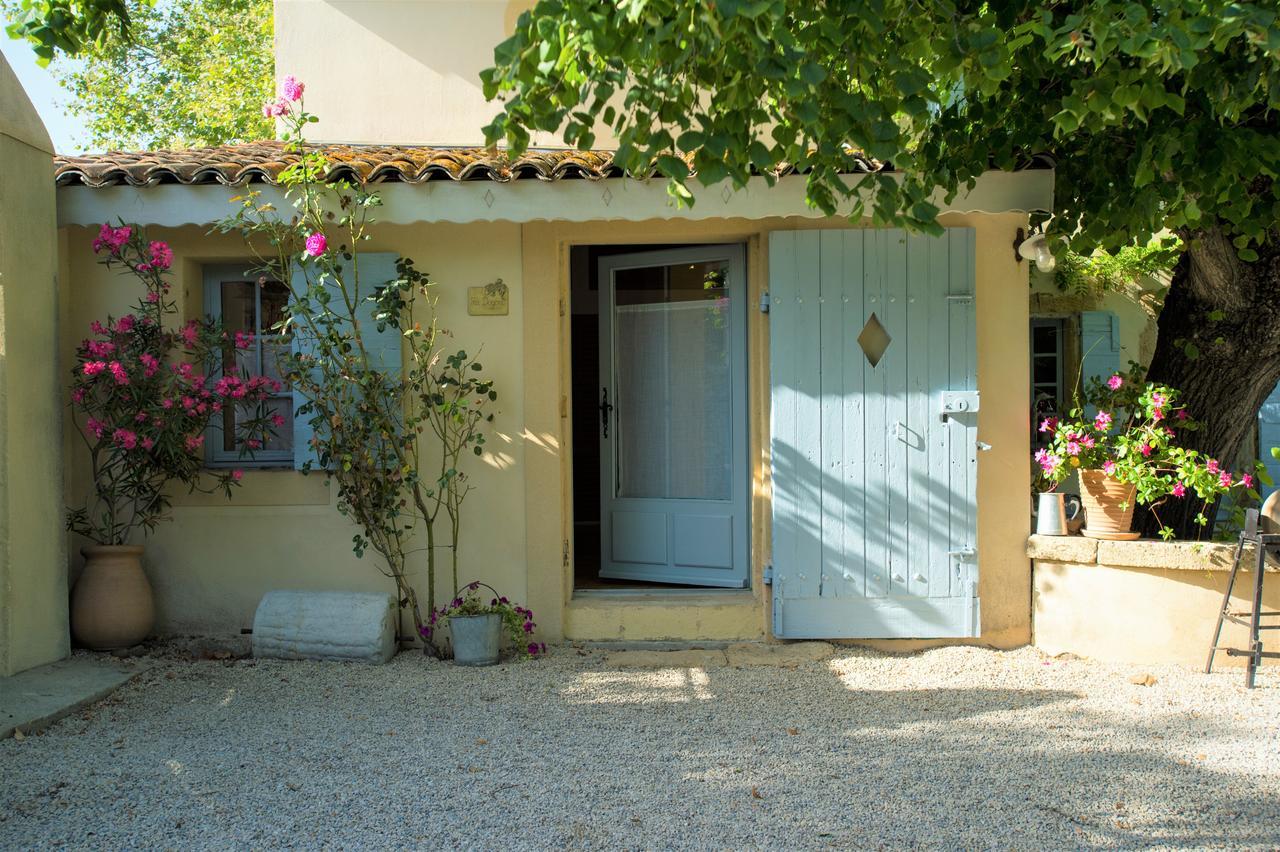 Chambres D'Hotes Domaine Des Machottes Grans 외부 사진