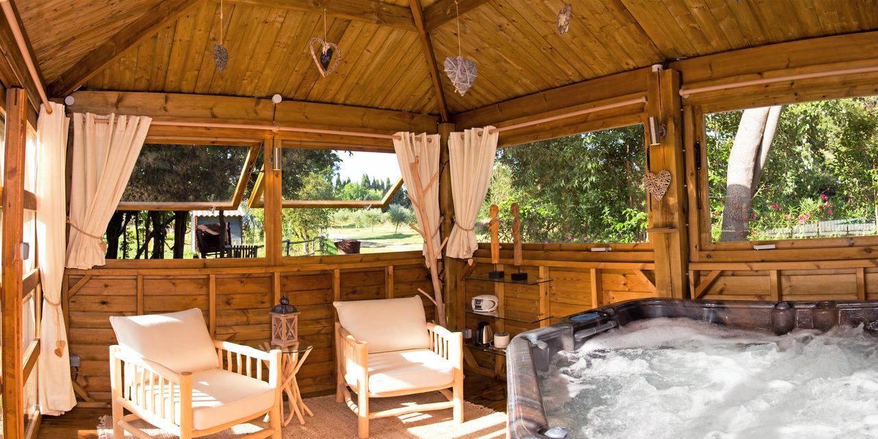 Chambres D'Hotes Domaine Des Machottes Grans 외부 사진