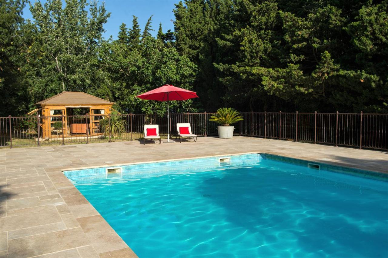 Chambres D'Hotes Domaine Des Machottes Grans 외부 사진